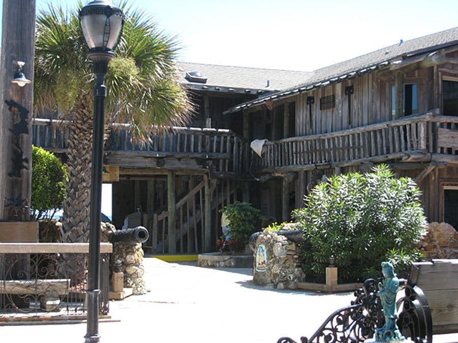 Driftwood Resort Vero Beach Florida courtyard