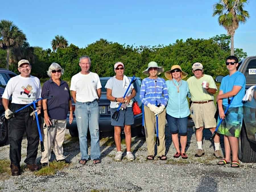photo of group that collected trash